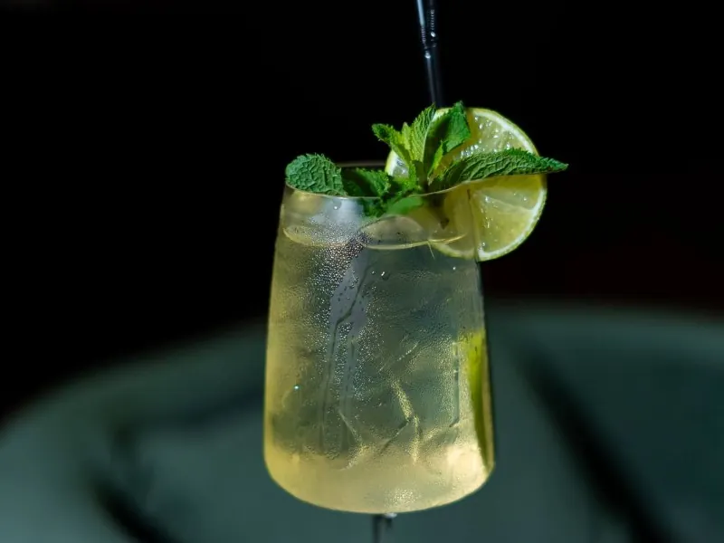 Hugo — Offside Pub